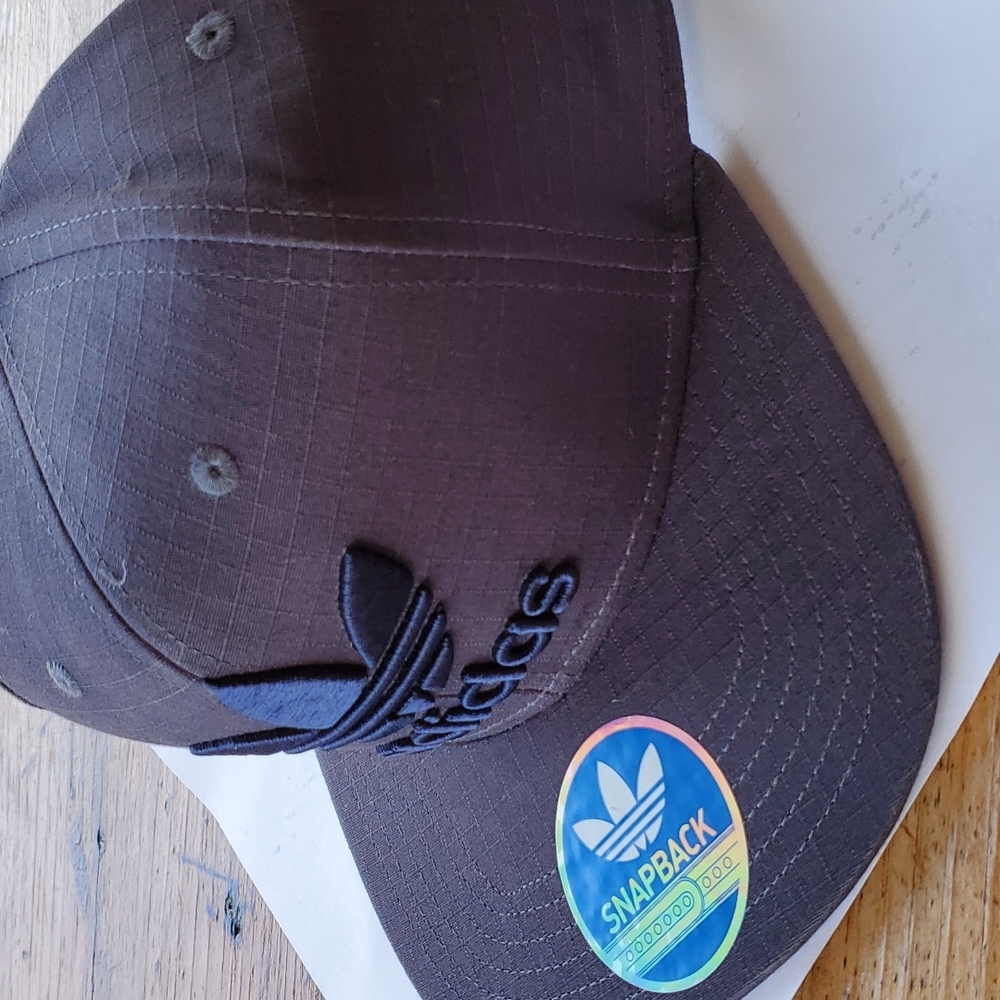 Adidas M ori trefoil plus snapback - Picture 2 of 5